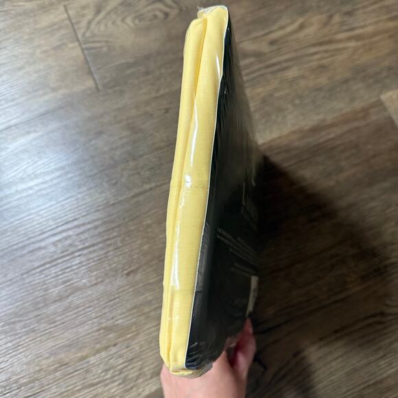 NEW RALPH LAUREN TWIN FLAT SHEET SOLID YELLOW MIDNIGHT SUN - Picture 6 of 8